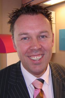 Wilfred Lutz, bedrijfsleider van Albert Heijn Princenhage tot 2006, begon voor zichzelf met een Plus-filiaal in Alphen (NB) en is nu 2013 eigenaar van Plus Heyhoef in Tilburg.