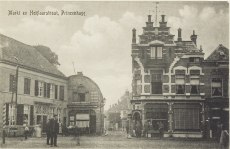 Het Kerkstraatje in Princenhage, de huidige Pastoor van Spaandonkstraat. Links op de foto  Café Hof van Holland en rechts slagerij Speek. In 1972 werd de straat grotendeels gesloopt.