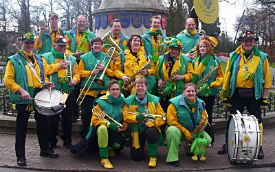 Opwarmen voor de Carnaval met de Toeteleurs uit Princenhage, dorp in Breda