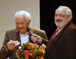 César Cees van der Wiel en wethouder van Yperen. Sportvrijwilliger van het jaar van Princenhage bij Breda in 2008