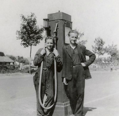 De benzinepomp in de Mastbosstraat in Princenhage (1942). Onderwerp van een lezing door Rinie Maas voor de Gouden Cirkel.