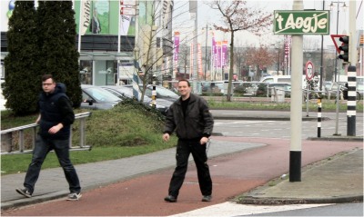 Het dorp Princenhage bij Breda -met de grootste woonboulevard van Nederland- heet tijdens de carnaval 't Aogje en enkele weken voor het grote feest worden de bordjes al verhangen