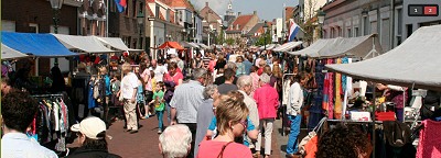 Op de zondag voor hemelvaart vindt de grote braderie en vrijmarkt van Princenhage-Breda plaats. Er kan ingeschreven worden voor een standplaats bij het Bierreclamemuseum aan de Haagweg of op de website http://www.vrijmarkt-princenhage.nl